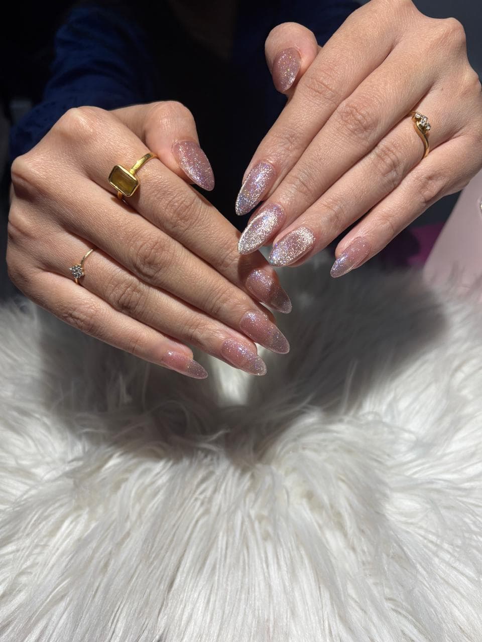 Cat eye nail art